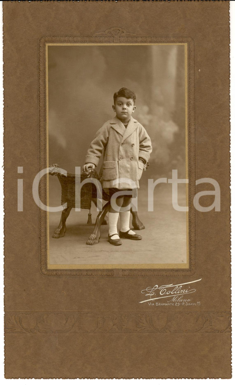 Fotografia d epoca originale 1925 MILANO Bambino con cappotto bianco  Foto TOLLINI via Paolo SARPI 1