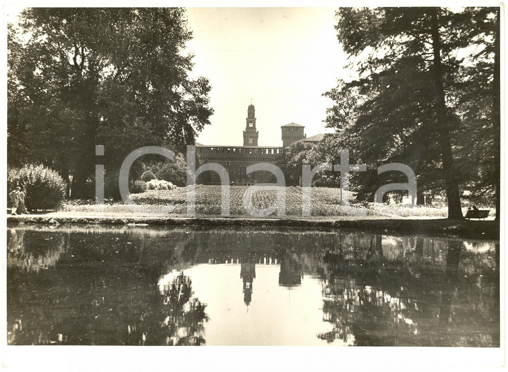 Fotografia d'epoca originale 1942 MILANO WW2 Parco del Castello Sforzesco coltivato a orti di guerra *FOTO 1