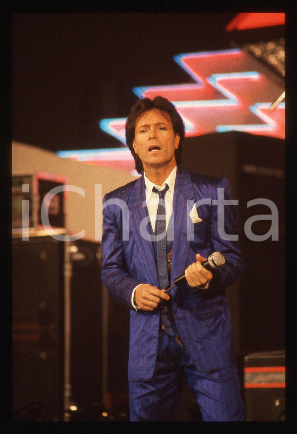 35mm vintage slide* 1989 SANREMO Cliff RICHARD sul palco del PALABARILLA (43)