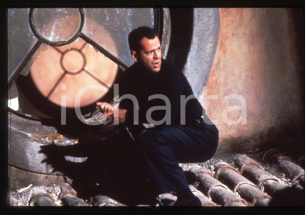 35mm vintage slide* 1991 HUDSON HAWK Bruce WILLIS in una scena del film (5)