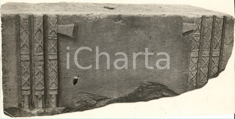 Fotografia d'epoca originale 1937 circa POMPEI (NA) Stele decorata con Fasci Littori 1