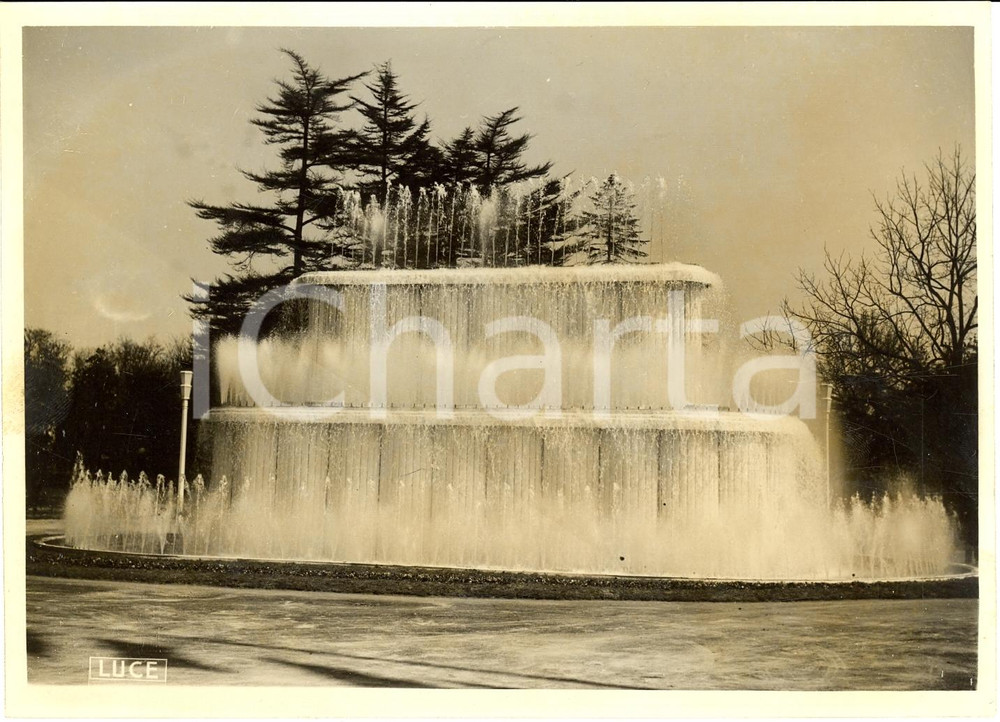 Fotografia d epoca originale 1940 MILANO Inaugurazione della VII Triennale Fontana 1