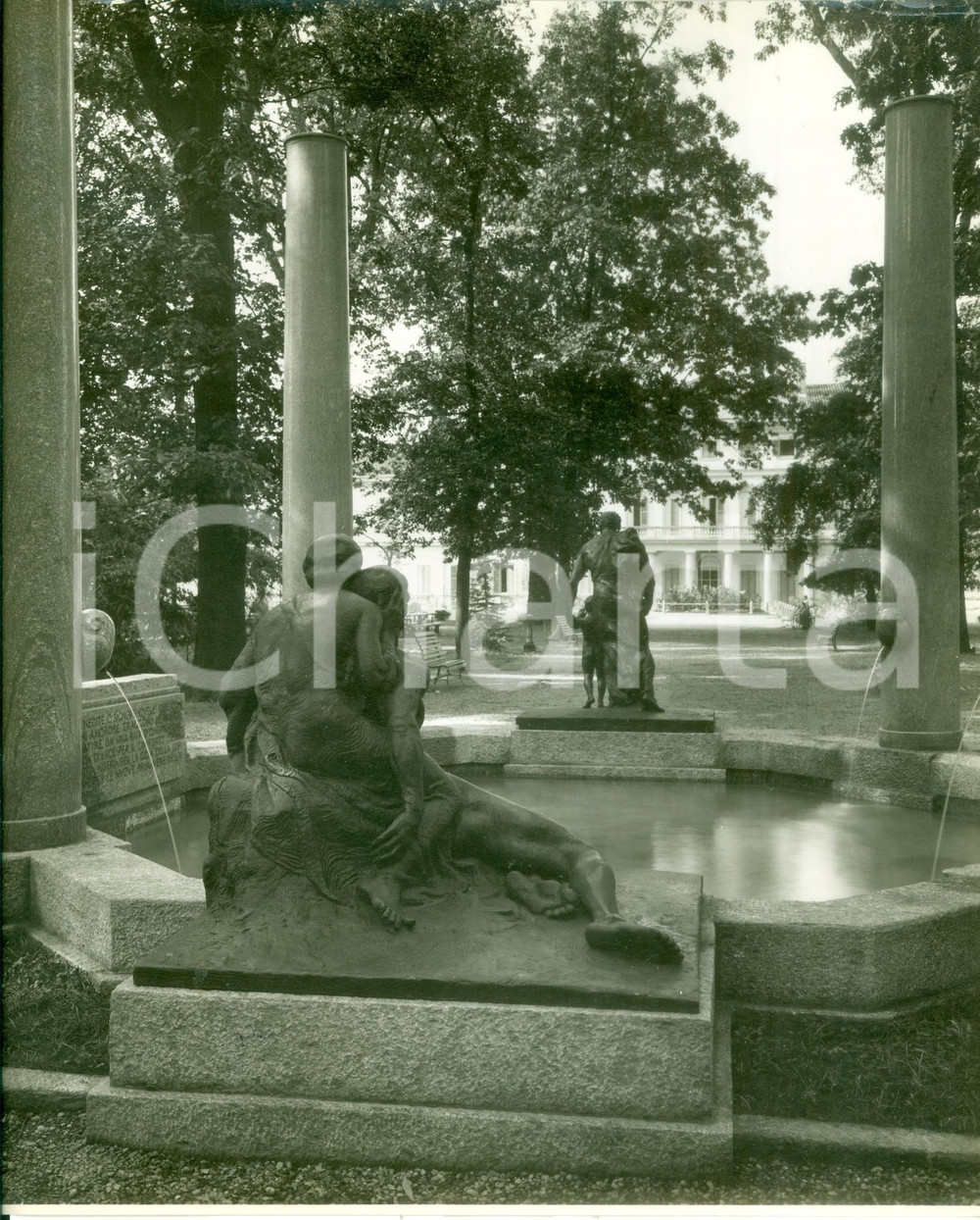 Fotografia d epoca originale 1932 OLGIATE OLONA VA Fontana a Luigi MANGIAGALLI Villa GREPPIGONZAGA Foto 1
