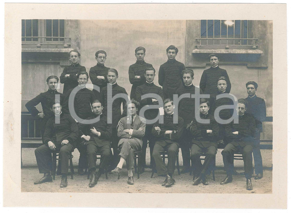 1910 ca ITALIA (?) REGIO ESERCITO Scuola per cadetti - Fotografia anonima 20x14  Fotografia d'epoca. FAIR/discreto Lievi smussature agli angoli Formato: 20x14 cm originale e autentica 1