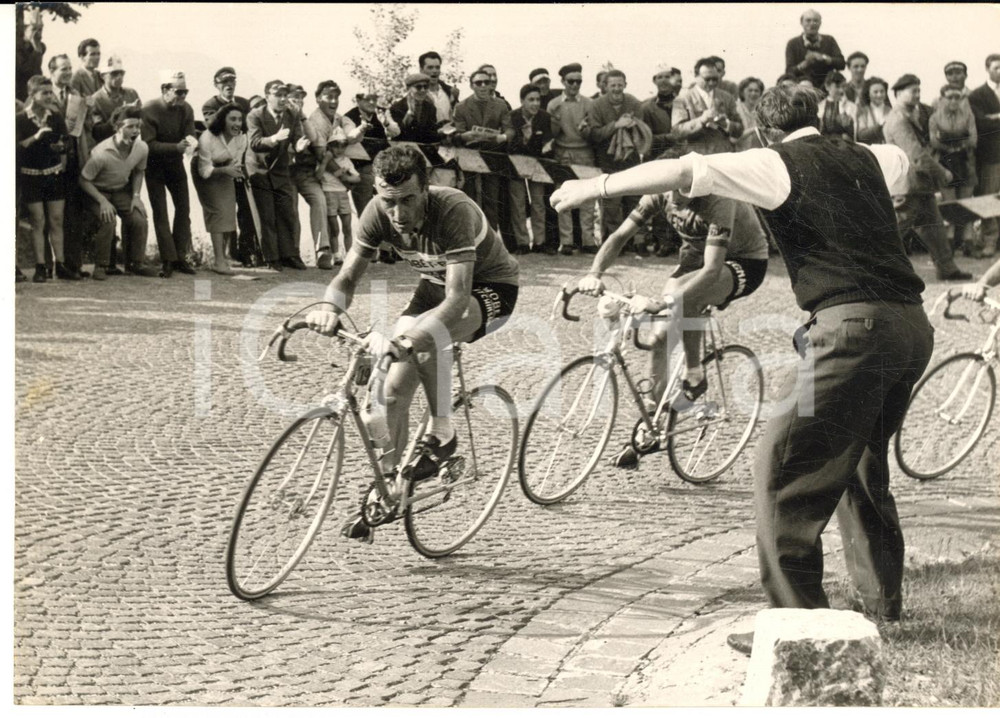 1957 CICLISMO GIRO D'ITALIA 18^ tappa - Louison BOBET sul Monte BONDONE - Foto