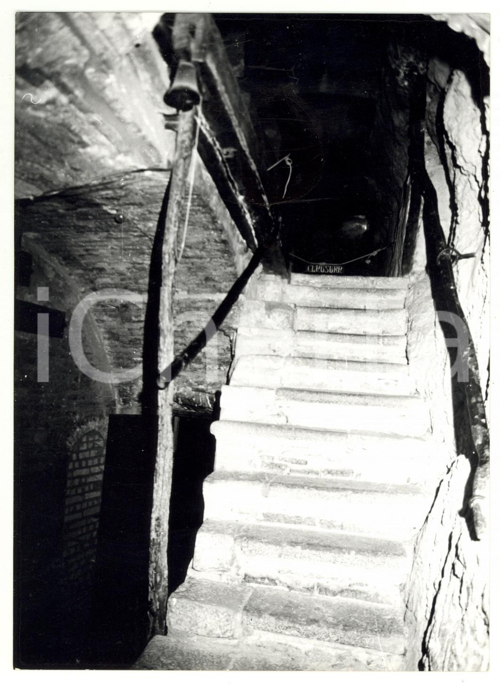 Fotografia d epoca originale 1977 ASSISI Eremo delle Carceri  Scala del dormitorio Foto VINTAGE 13x18 cm 1