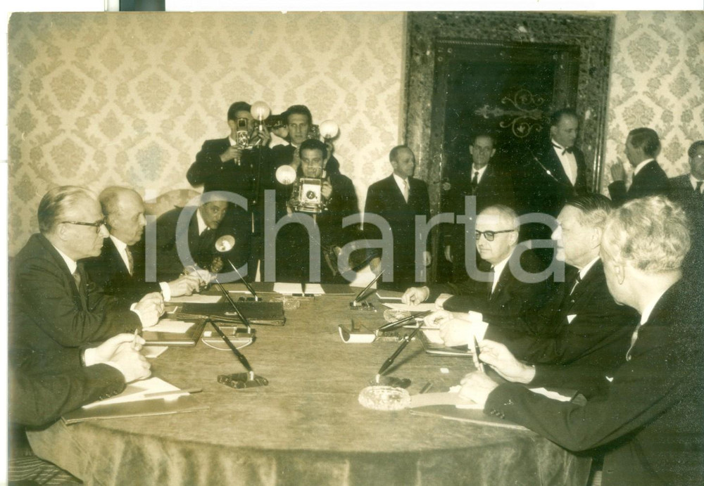 Fotografia d epoca originale 1957 ROMA Conferenza stampa  Giovanni GRONCHI con presidente francese RenÃ© COTY 1
