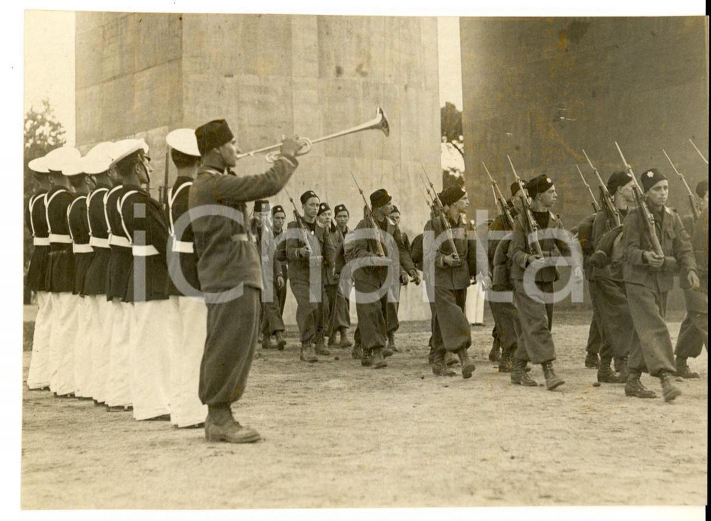 Fotografia d epoca originale 1936 ROMA Arrivo degli avanguardisti all  VIII CAMPO DUX Fotografia 15x10 1