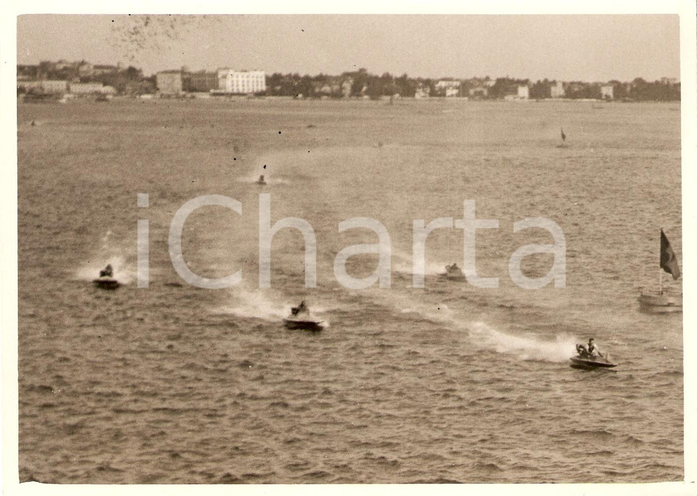 Fotografia d'epoca originale 1938 VENEZIA Motonautica *La partenza dei topolini FOTO 1
