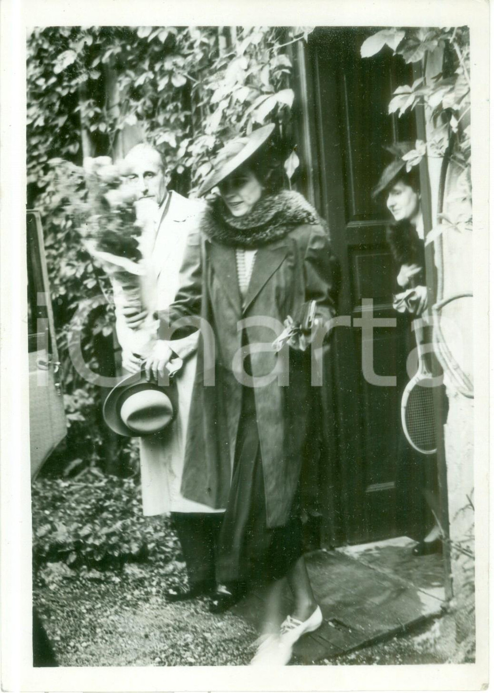 Fotografia d epoca originale 1938 MILANO Principessa Maria José di SAVOIA sale in macchina Fotografia 1