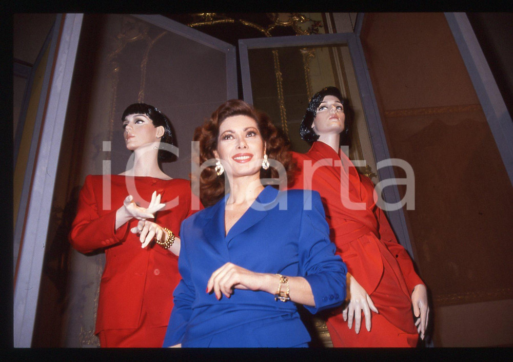 35mm vintage slide* 1995 ca MODA Edwige FENECH Ritratto (1)