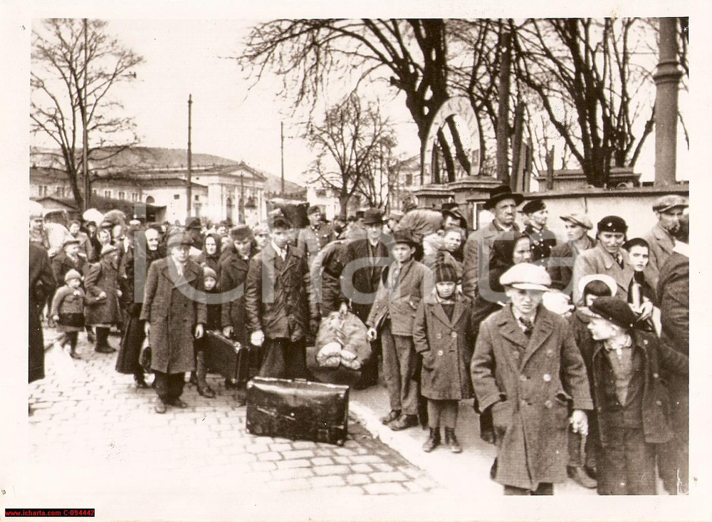 Fotografia d epoca originale 1941 WW2 GRAZ Esodo di profughi tedeschi dalla Jugoslavia  FOTOGRAFIA 1