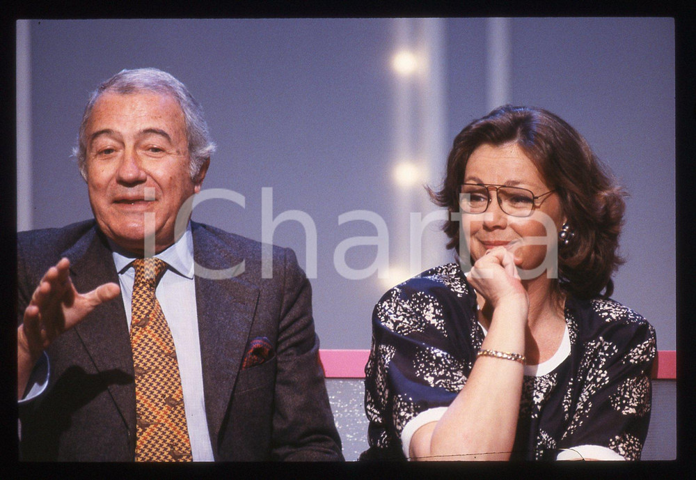 35mm vintage slide* 1990 ca CANALE 5 TRA MOGLIE E MARITO VIP Duccio TESSARI (5)