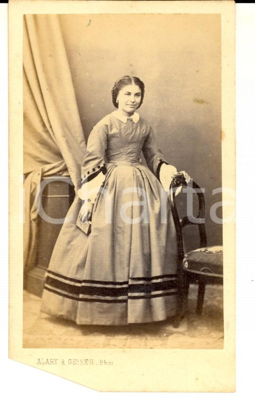 Fotografia d epoca originale 1870 ca ALGERI Ritratto di donna in abito chiaro Foto ALARY & GEISER CDV 1