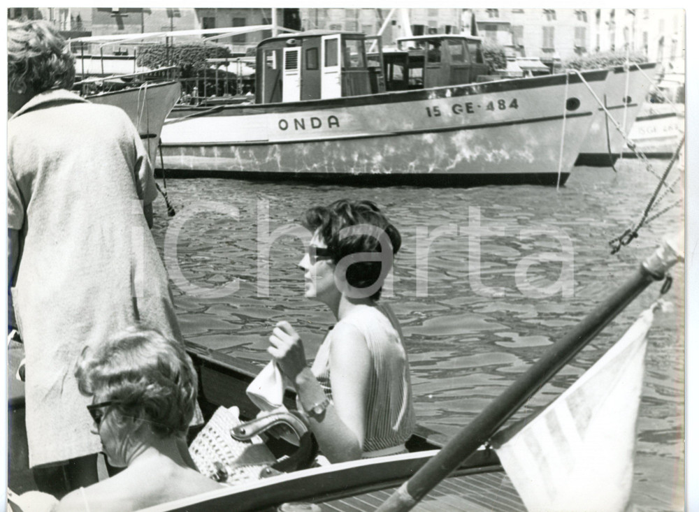 Fotografia d epoca originale 1961 PORTOFINO Imperatrice SORAYA in barca con Patricia FEHEAN Foto 24x18 cm 1 1