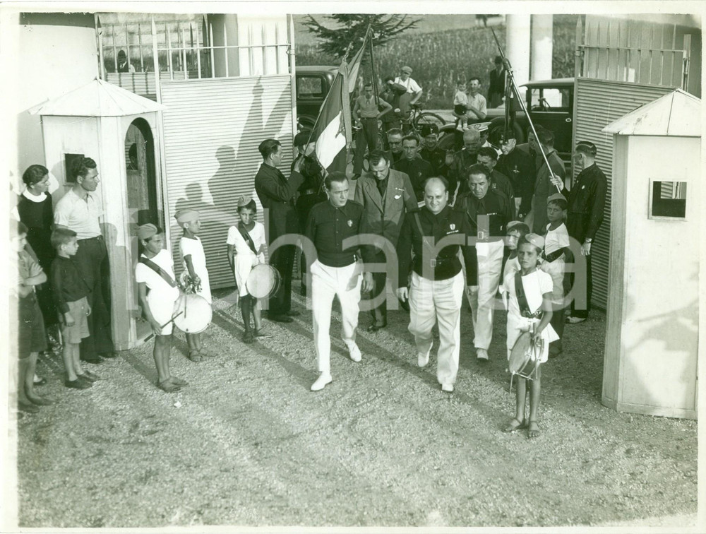 Fotografia d epoca originale 1936 MILANO Banda musicale BALILLA accoglie autoritÃ  alla stazione climatica 1