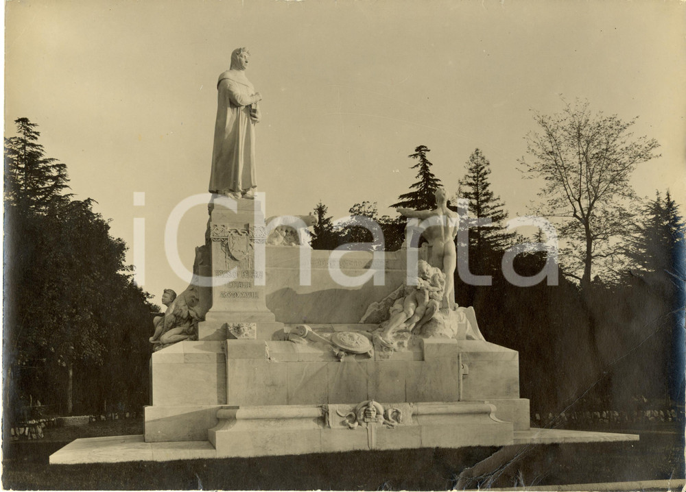 Fotografia d epoca originale 1931 AREZZO Il monumento a Francesco PETRARCA dietro il DUOMO Foto 1