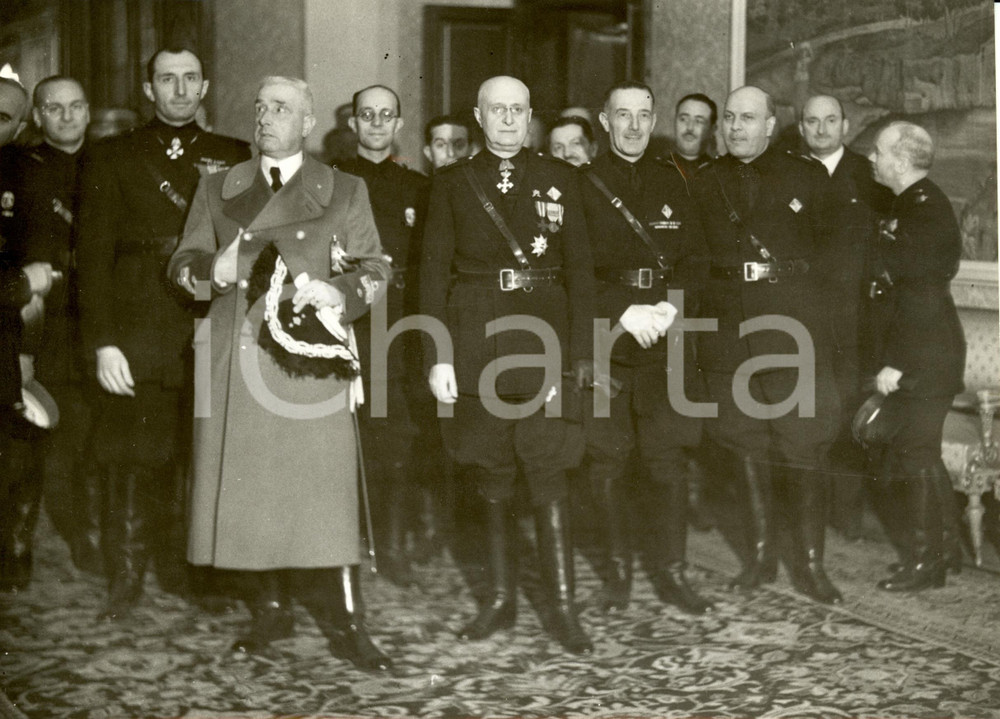 Fotografia d epoca originale 1936 MILANO Guido PESENTI riceve autoritÃ  Regime in Podesteria Fotografia 1