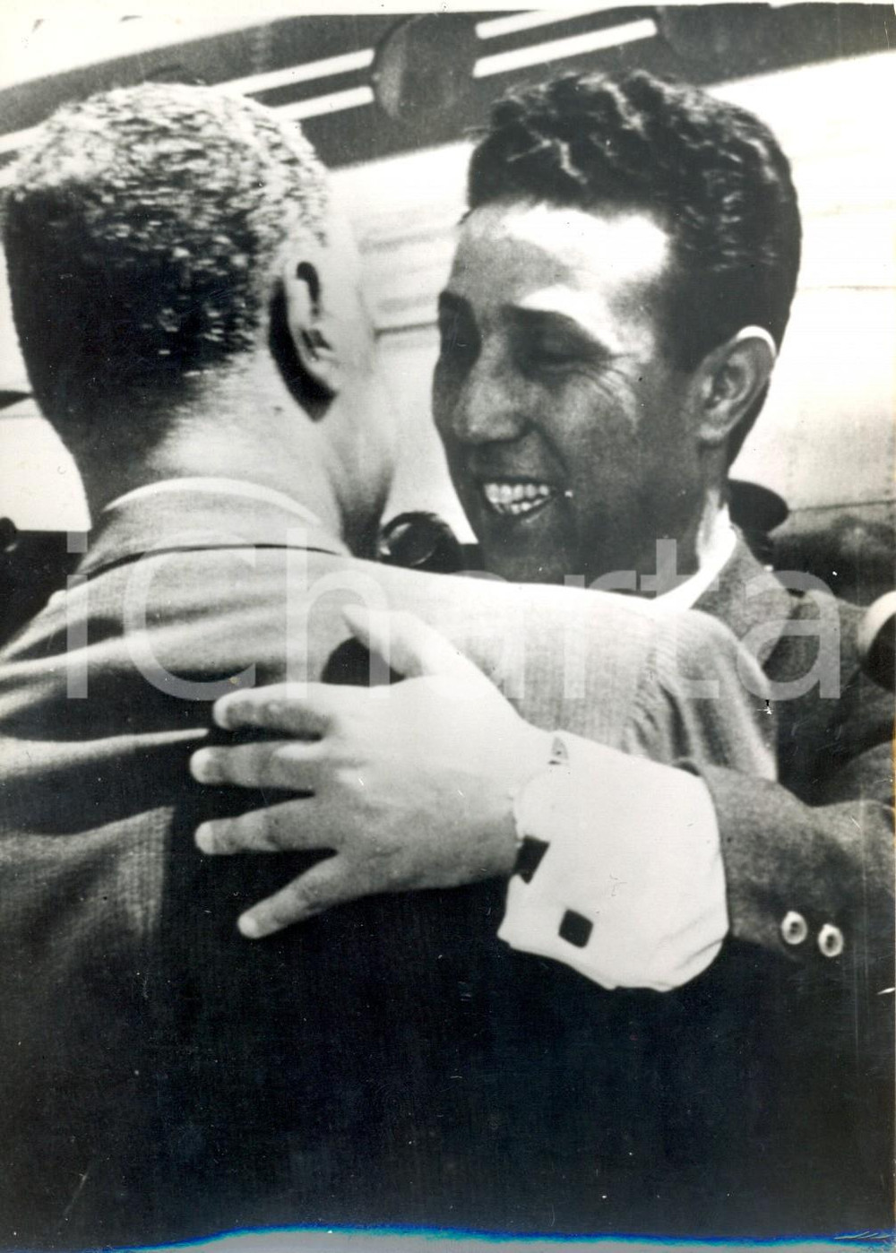 Fotografia d epoca originale 1962 IL CAIRO Caloroso benvenuto del presidente NASSER ad Ahmed BEN BELLA Foto 1