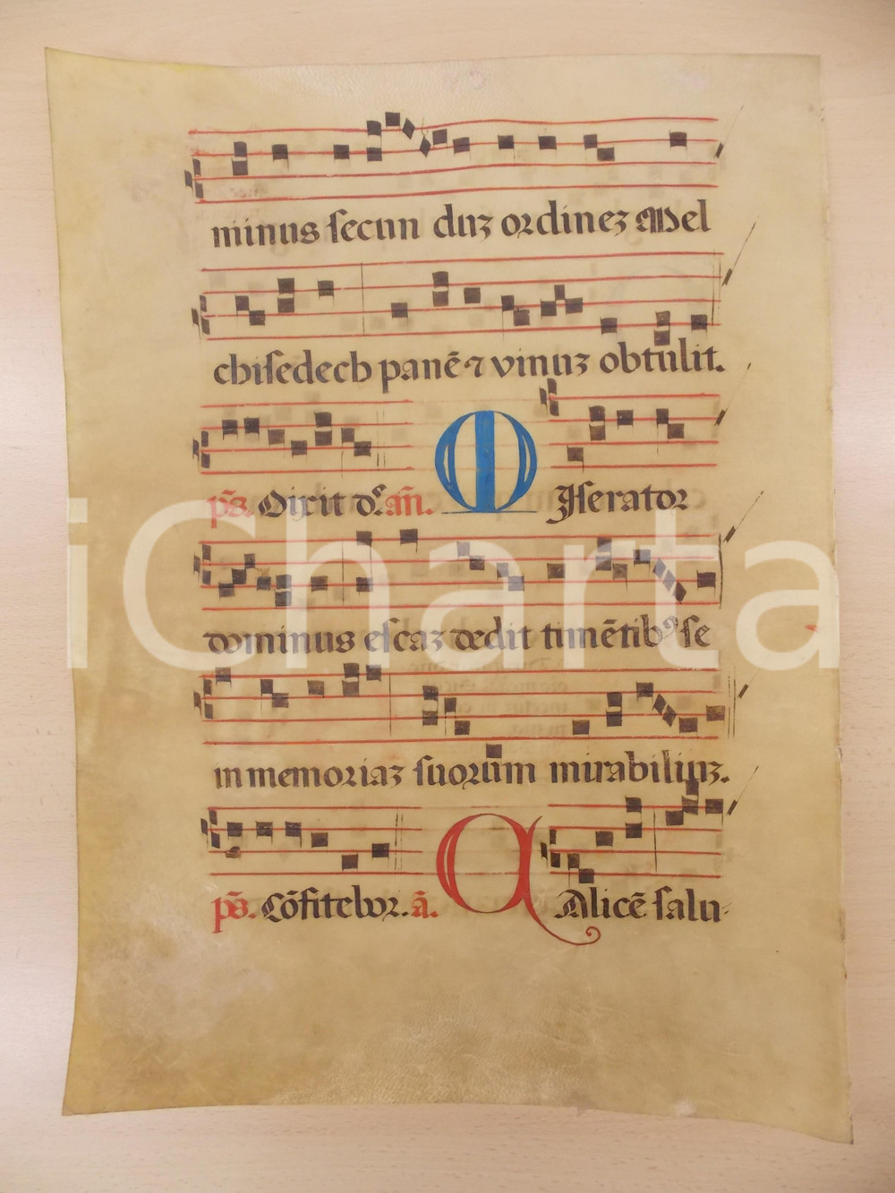 Libro, pubblicazione d epoca 1600 ca ANTIFONARIO ROMANO Pergamena manoscritta rosso nero blu Salmo MISERATOR 1