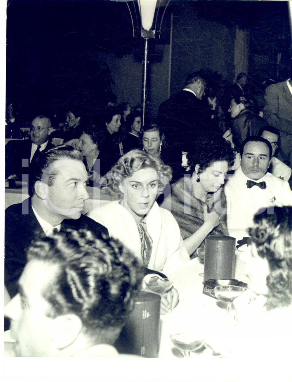 1954 GENOVA Festival Canzone Francese - André CLAVEAU Katyna RANIERI a tavola