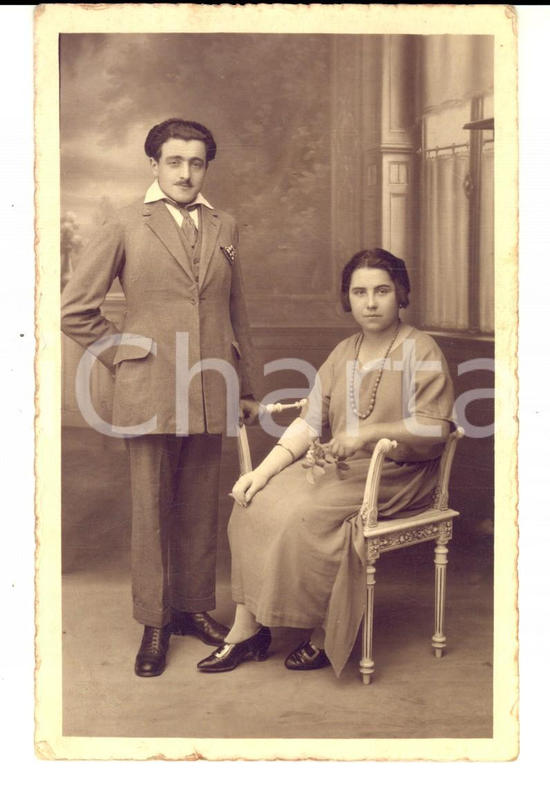Fotografia d epoca originale 1920 ca Giovanni sposi con mazzolino di fiori Fotografia VINTAGE 9x13 cm 1