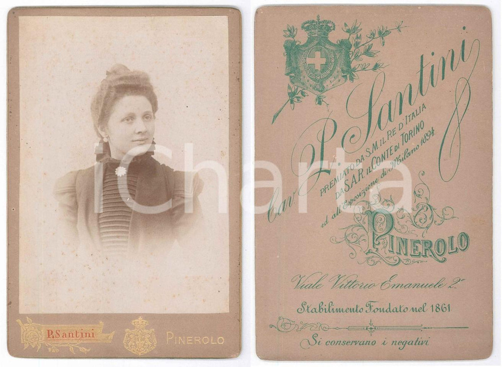 Fotografia d epoca originale 1890 ca PINEROLO Ritratto di nobildonna con spilla floreale Foto P. SANTINI 1