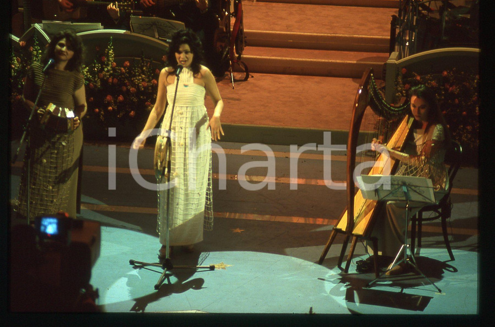 35mm vintage slide* 1994 SANREMO Valeria e Tina NICOLETTA delle PAIDEJA (2)