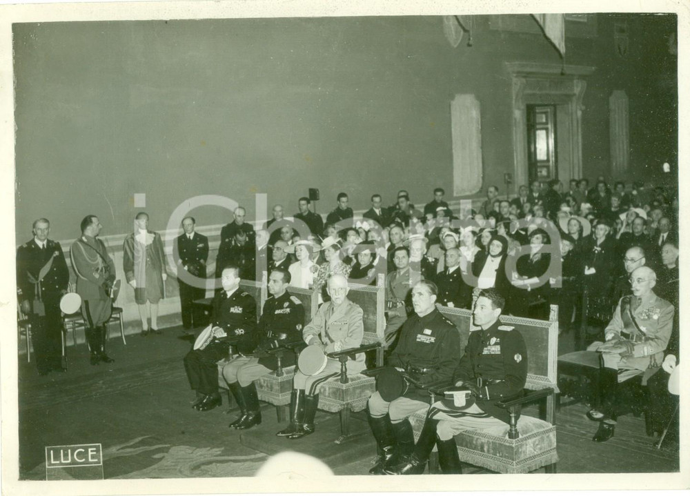 Fotografia d epoca originale 1942 ROMA Vittorio Emanuele III assiste a consegna premi Accademia d ITALIA Foto 1
