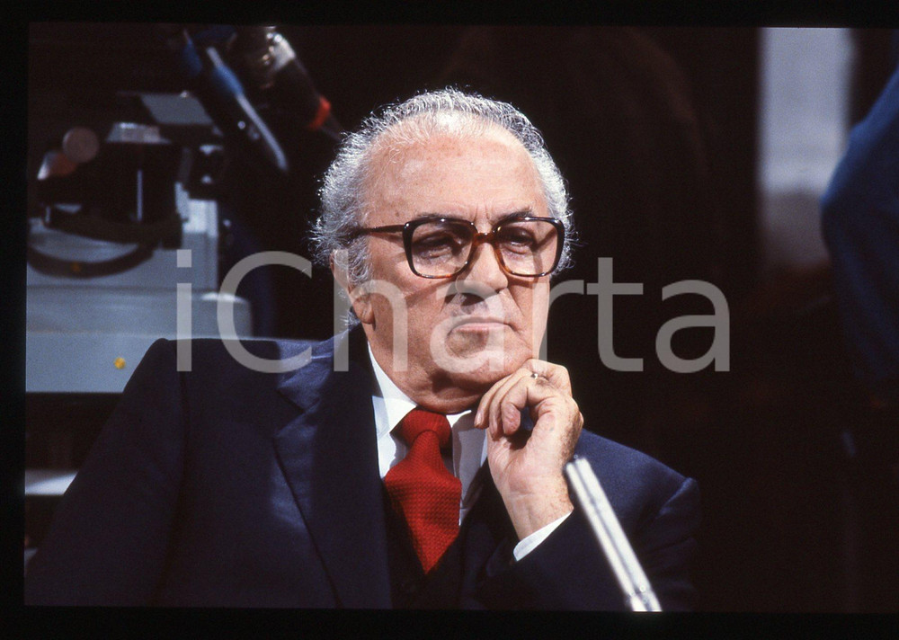 Fotografia d epoca originale 35mm vintage slide 1983 RAI 2 Federico FELLINI a BLITZ  Ritratto regista 3 1