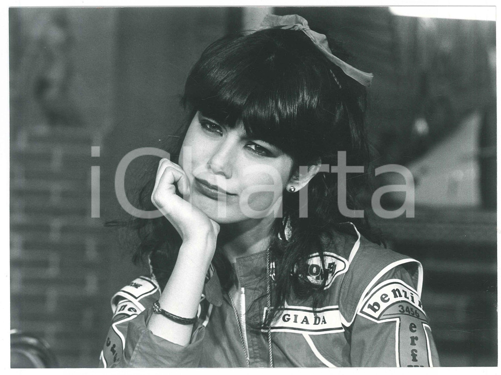 1985 ca COSTUME ITALIA Susanna MESSAGGIO con giacca sportiva (4) Foto 24x18 cm