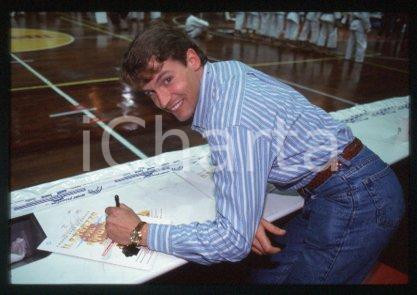 35mm vintage slide* 1990 ca MILANO IL RAGAZZO DAL KIMONO D'ORO - Ron WILLIAMS 23