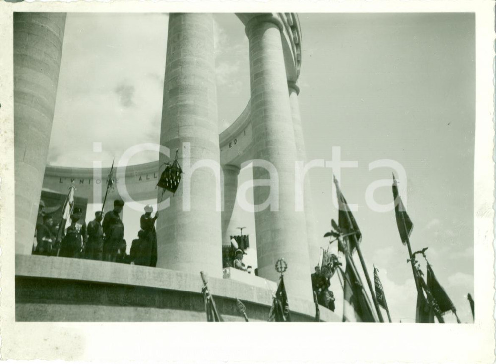 Fotografia d epoca originale 1935 DOSS TRENTO Vittorio Emanuele III inaugura Monumento Cesare BATTISTI Foto 1