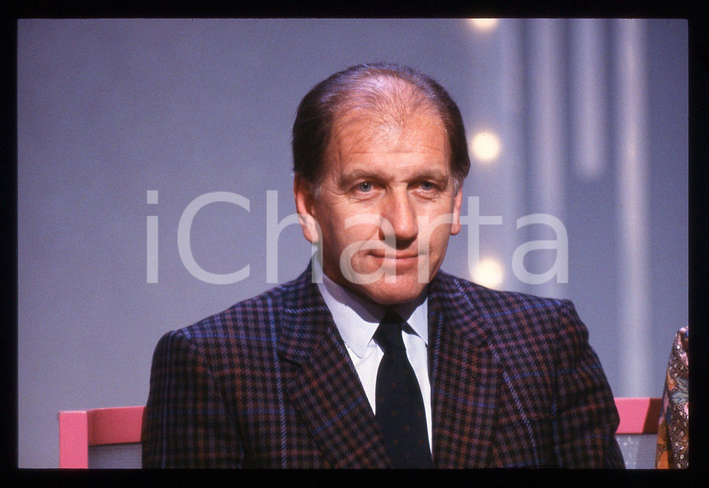 35mm vintage slide* 1990 ca CANALE 5 TRA MOGLIE E MARITO VIP Vittorio ADORNI (3)