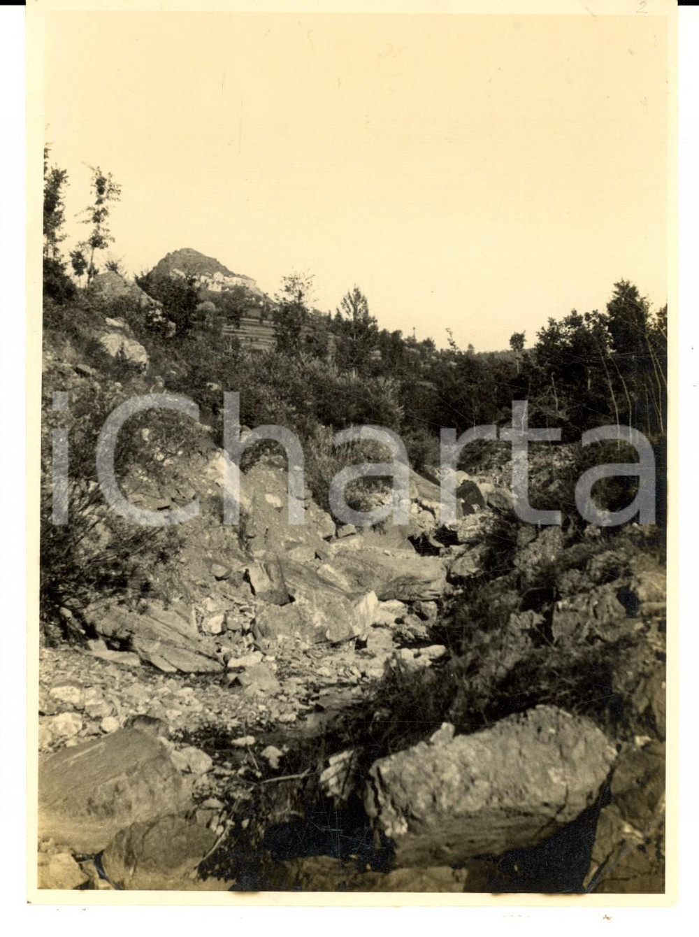 Fotografia d epoca originale 1925 ca BRALLO DI PREGOLA PV Veduta del paese dal basso Foto artistica 1