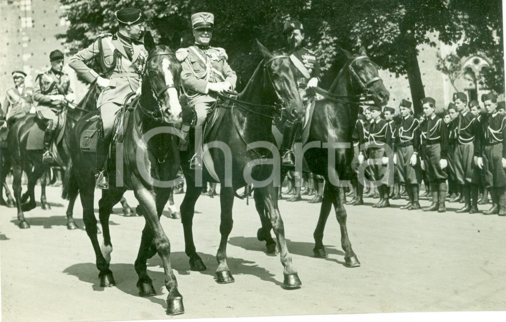 Fotografia d epoca originale 1928 MILANO Augusto TURATI Giovanni CATTANEO sfilano per Giorno dello Statuto 1