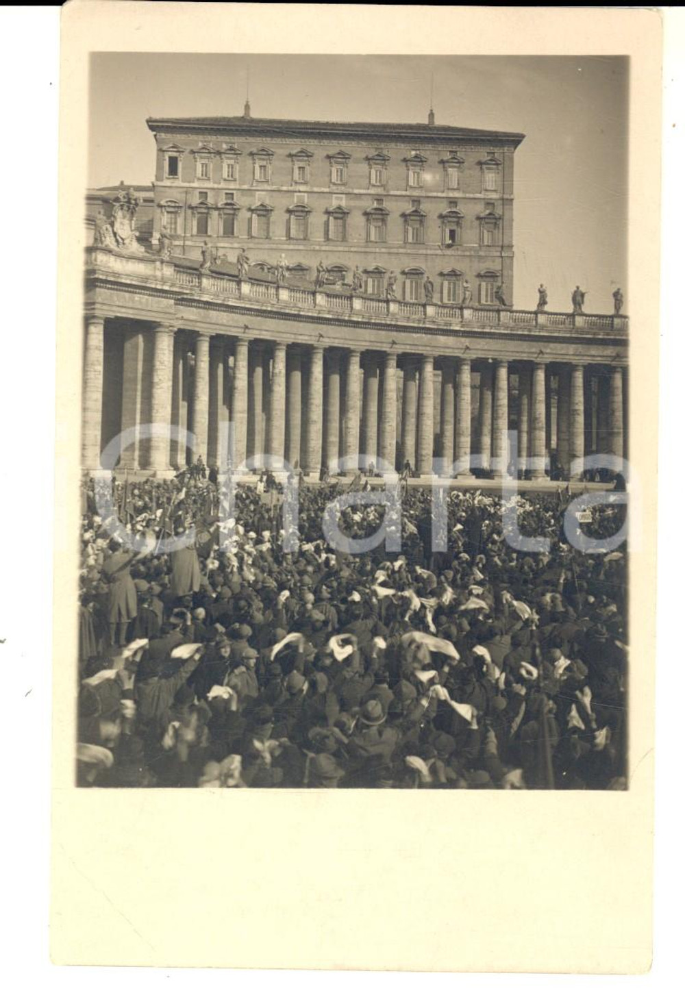 Fotografia d epoca originale 1929 ROMA Piazza SAN PIETRO  Folla per adunata militare Foto cartolina 1