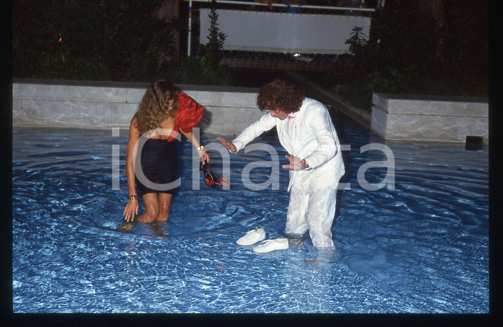 35mm vintage slide* 1988 COSTUME - Ana OBREGON e Gianfranco BULLO in piscina 13
