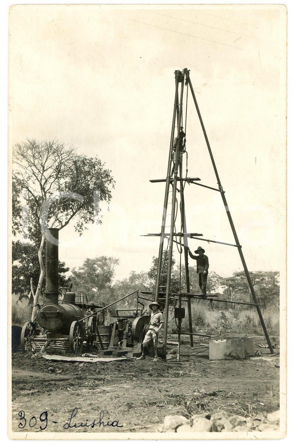1930 CONGO BELGE - KATANGA Machine pour la mine de LUISHIA *Photo L. GABRIEL 309 Fotografia originale d'epoca, con timbro del fotografo al verso.FOTOGRAFO: L&eacute;opold Gabriel - Panda - Katanga  GOOD/buono  Formato: 9x14 cm originale e autentica 1