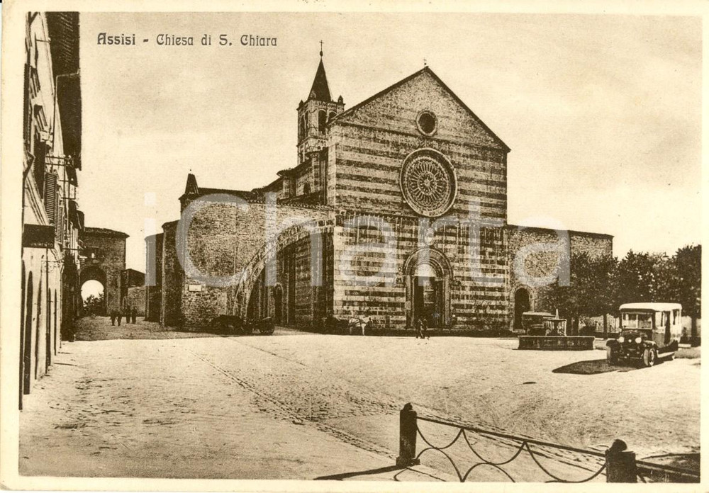 Cartolina originale da collezione 1940 ASSISI (PG) Chiesa di SANTA CHIARA *Cartolina ANIMATA con auto FG VG 1