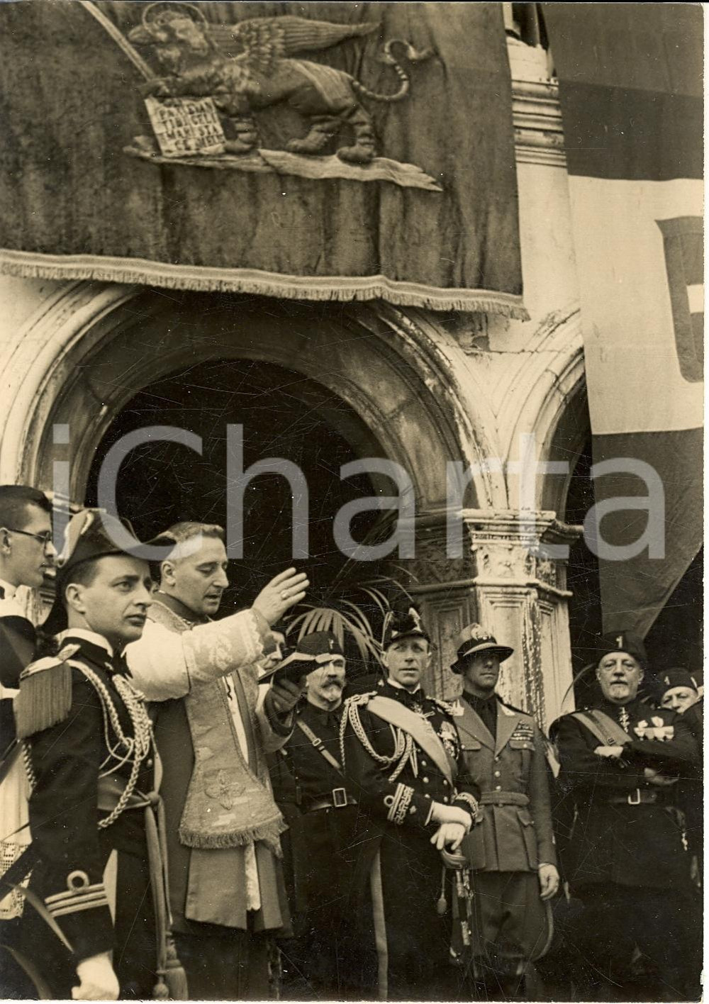 Fotografia d epoca originale 1935 VENEZIA La benedizione dei nuovi labari della ONB Fotografia 1