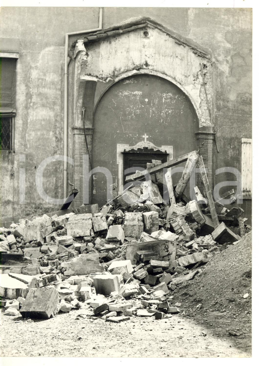 1957 ALLUVIONE POLESINE Chiesa devastata dal nubifragio *Foto 13x18 cm