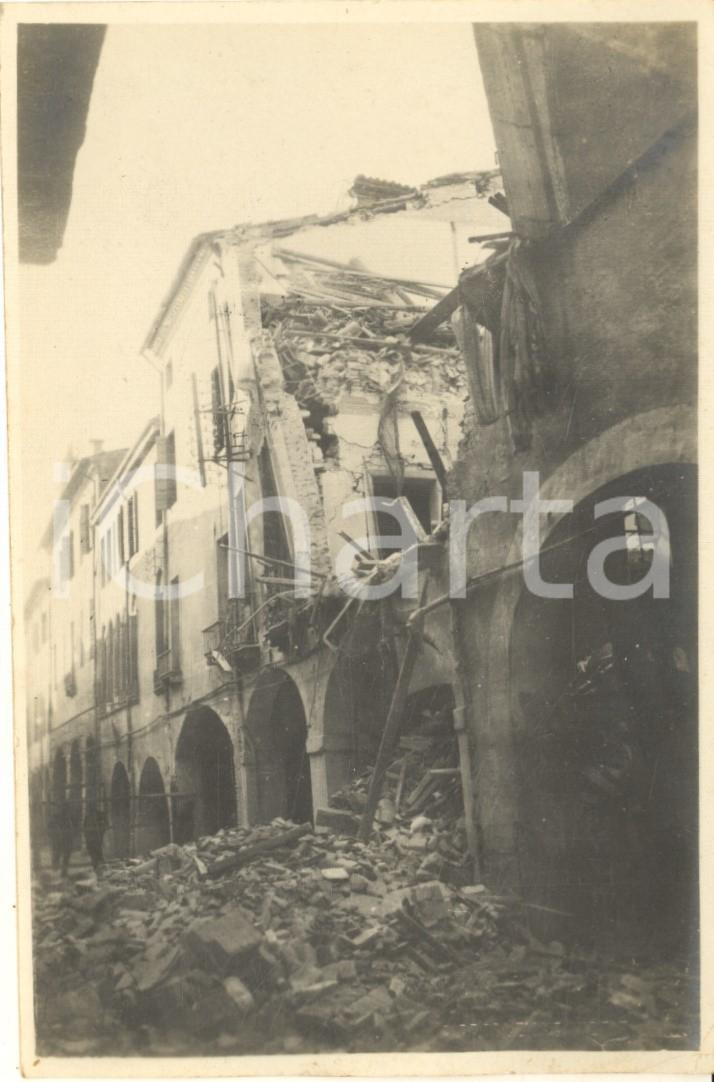 Fotografia d epoca originale 1918 WW1 PADOVA Bombardamenti austriaci  Casa via Savonarola 30  Foto 9x13 1
