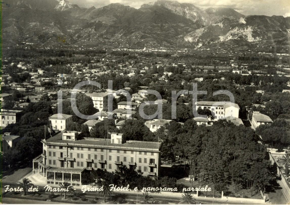 Cartolina originale da collezione 1957 FORTE DEI MARMI LU Grand Hotel e panorama parziale della cittadina FG VG 1