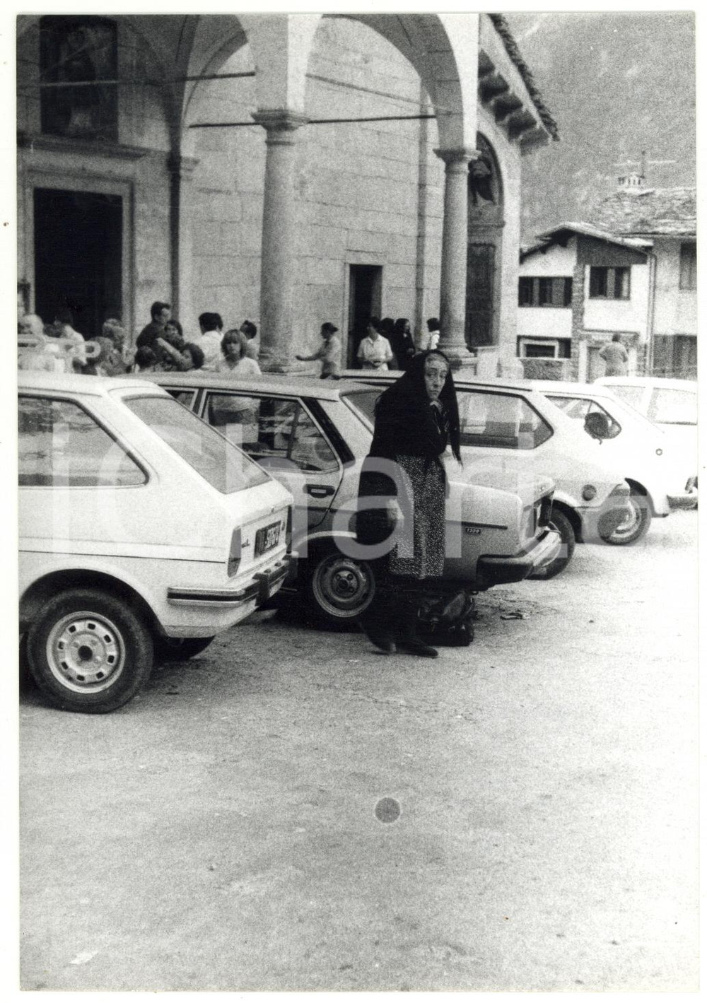 Fotografia d epoca originale 1980 ANTRONAPIANA Chiesa di San Lorenzo  Ritratto femminile ARTISTICA 1