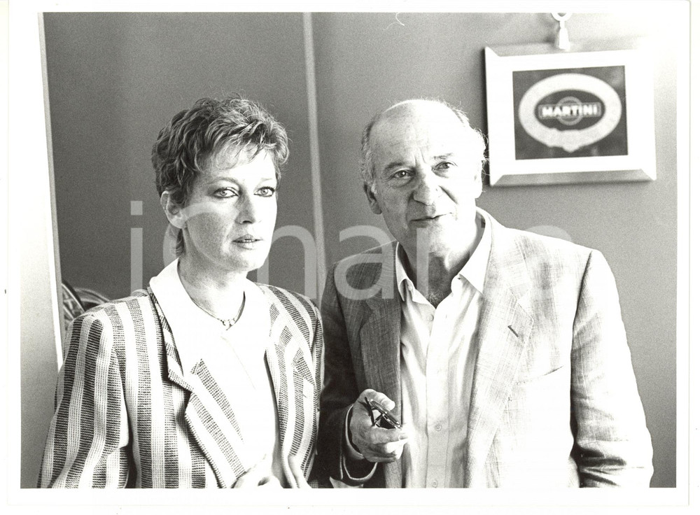 1990 ca MILANO Terrazza MARTINI - Carla GRAVINA con Turi FERRO *Foto 24x18 cm