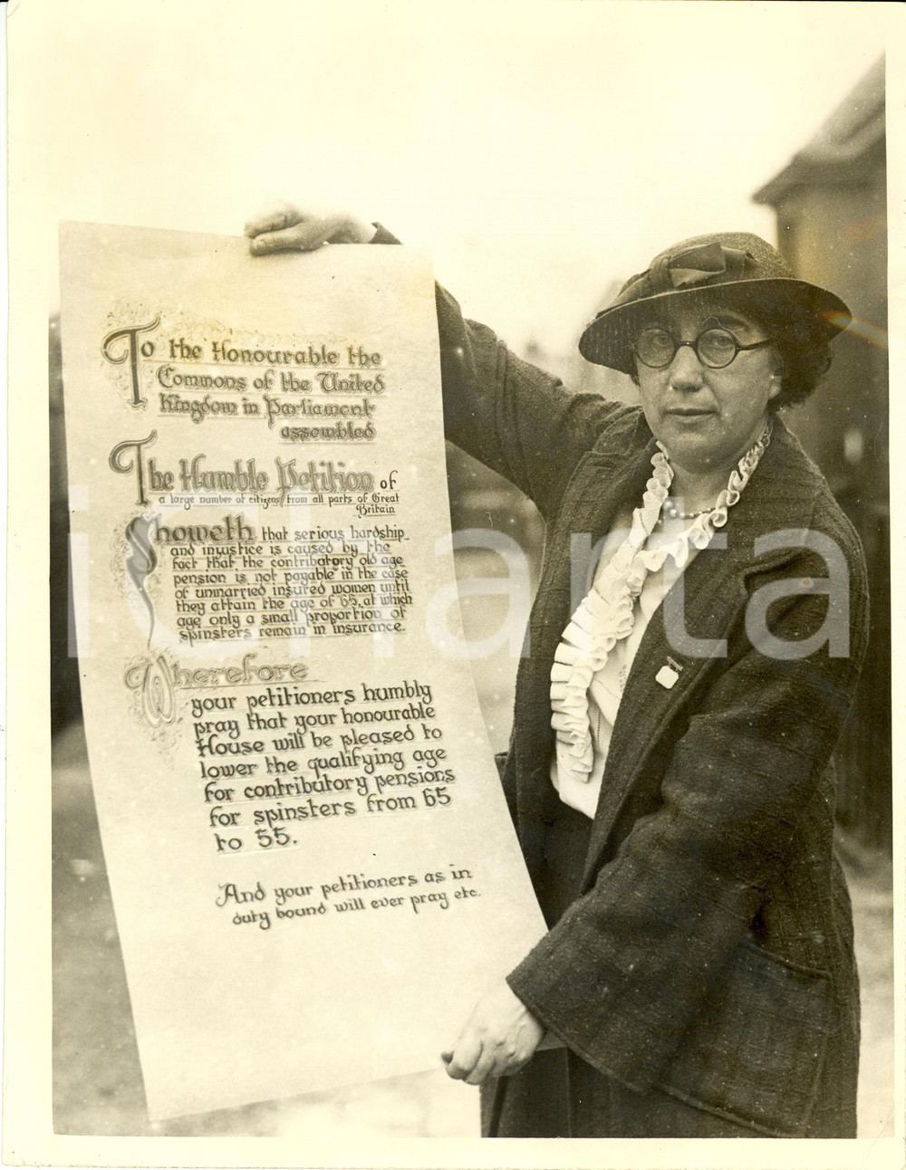 Fotografia d epoca originale 1937 BRADFORD UK Florence WHITE NATIONAL SPINSTERS  PENSIONS ASSOCIATION Photo 1