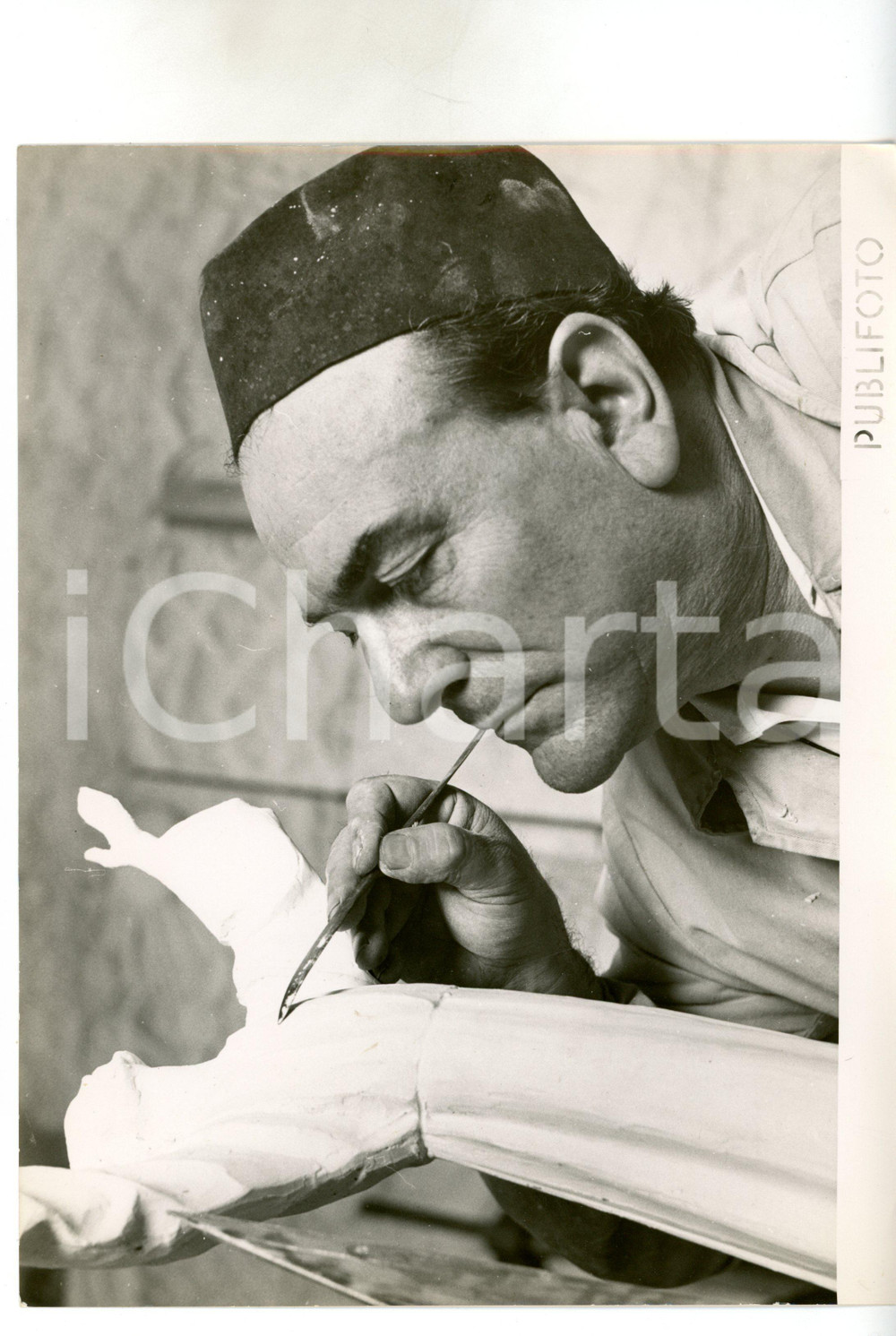 1953 SAN FRUTTUOSO (GE) Guido GALLETTI prepara modello del "Cristo degli Abissi" Fotografia d'epoca. CONDIZIONI: GFORMATO: 18x24 cm     originale e autentica 1