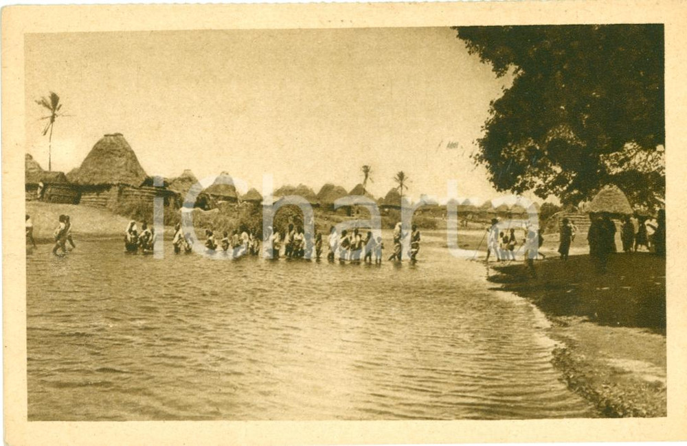 Cartolina originale da collezione 1935 ca MALLABLE SOMALIA Indigeni passano UEBI SCEBELI Cartolina FP NV 1