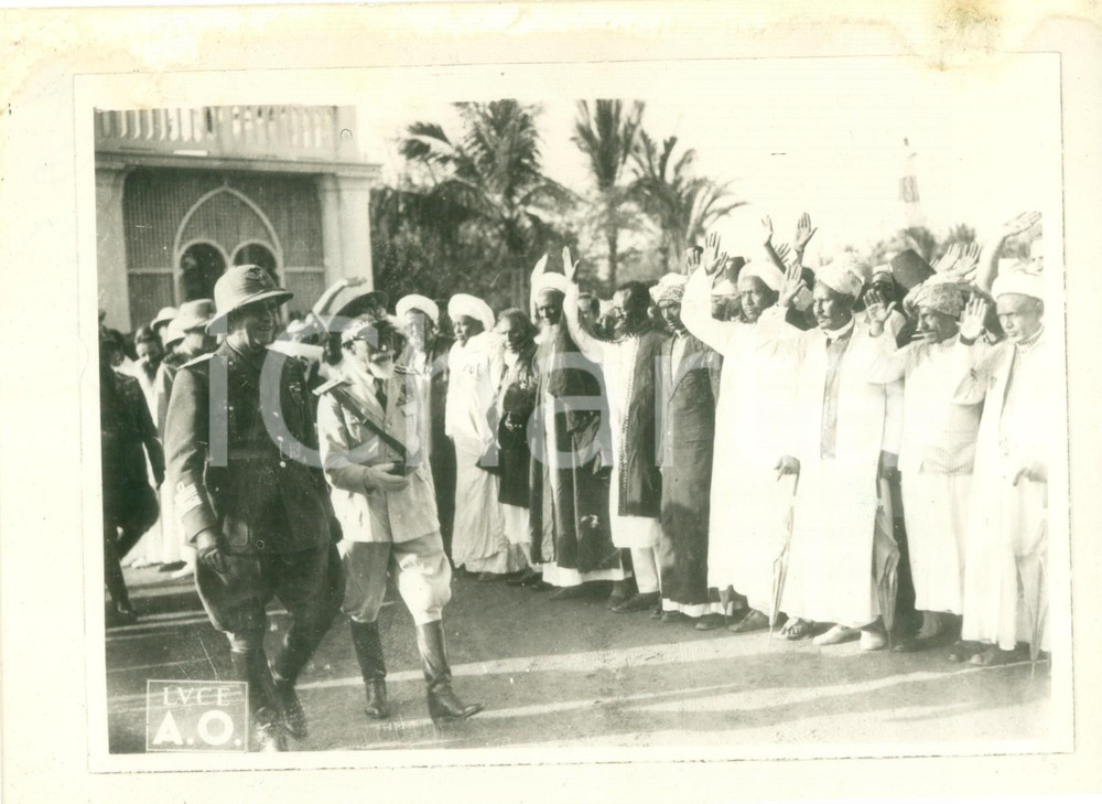 Fotografia d epoca originale 1935 MASSAUA ERITREA AOI Emilio DE BONO riceve Pietro BADOGLIO Fotografia 1